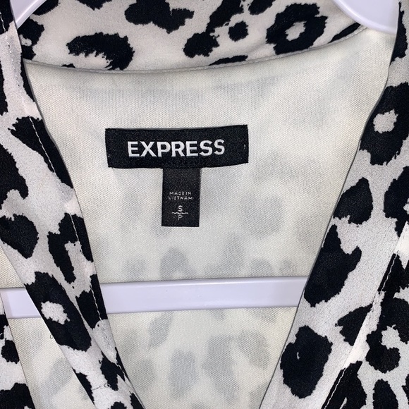 Express White Leopard Animal Print Midi Work Flutter Sleeve Dress size Small - Picture 12 of 16